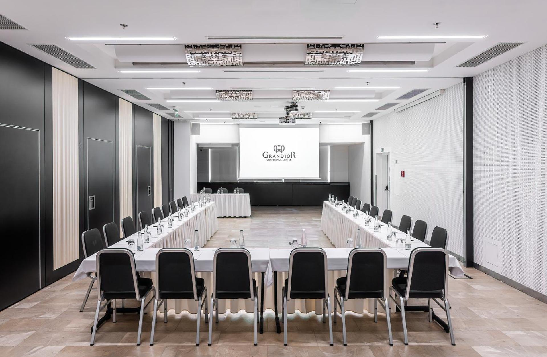 Grandior Hotel Praha Eksteriør bilde The meeting room of the hotel