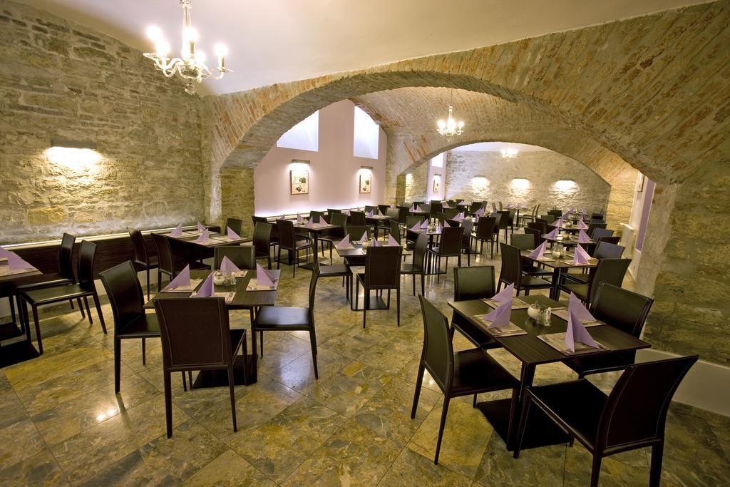 Grandior Hotel Praha Eksteriør bilde The restaurant