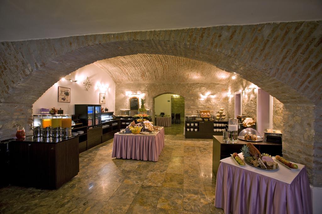 Grandior Hotel Praha Eksteriør bilde The hotel's restaurant